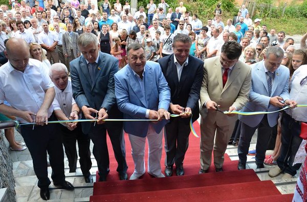В Хмельницькому урочисто відкрили спортивний клуб «Епіцентр»