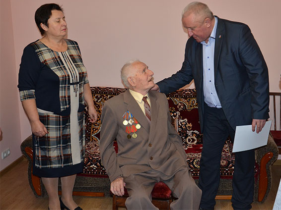 Славетний 90-річний ювілей відзначив житель Городка