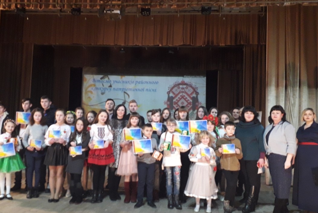 Конкурс патріотичної пісні «В моєму серці квітне Україна»