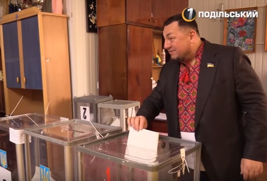 Народні депутати Хмельниччини взяли участь у голосуванні