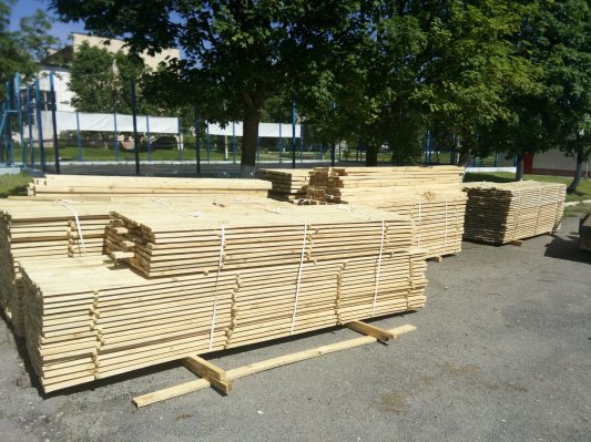 Буревій на Дунаєвеччині: повалені дерева та розбиті дахи