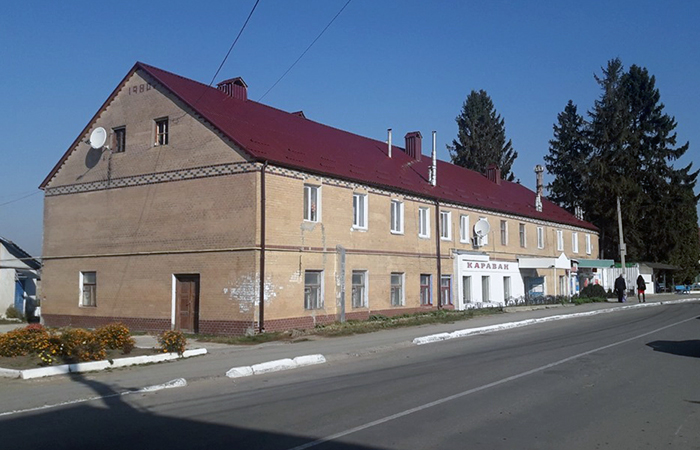 У Дунаївцях на Хмельниччині замінили старі покрівлі