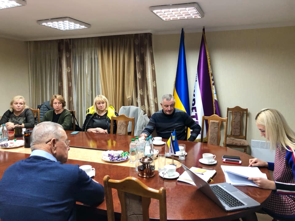 Перша зустріч новообраних депутатів обласної ради