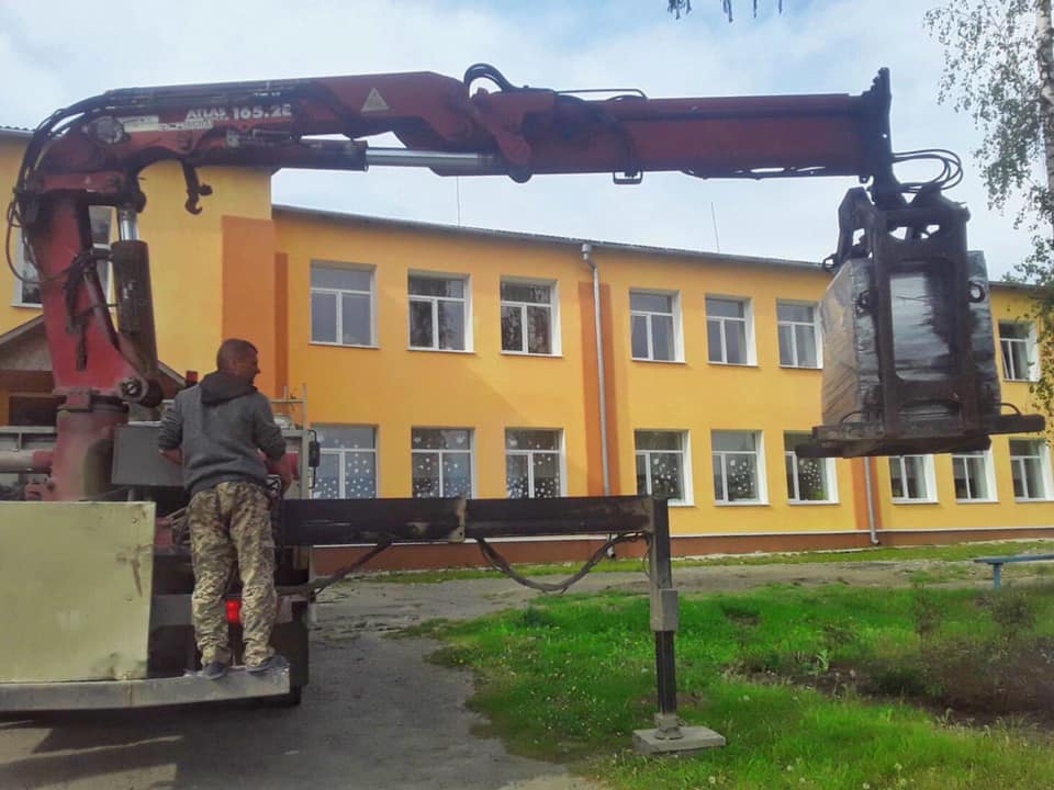 Нові фарби на території Гуківського ліцею