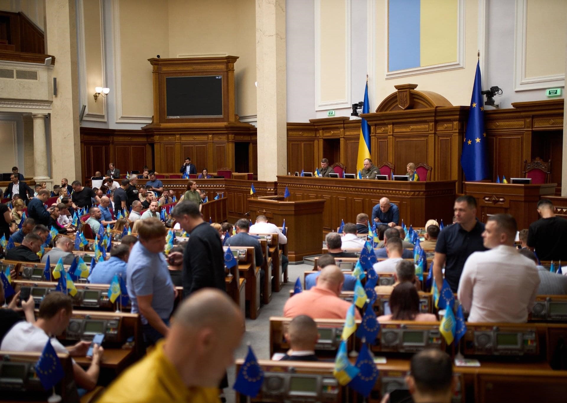 Першочергове завдання народних обранців – зміцнення війська!