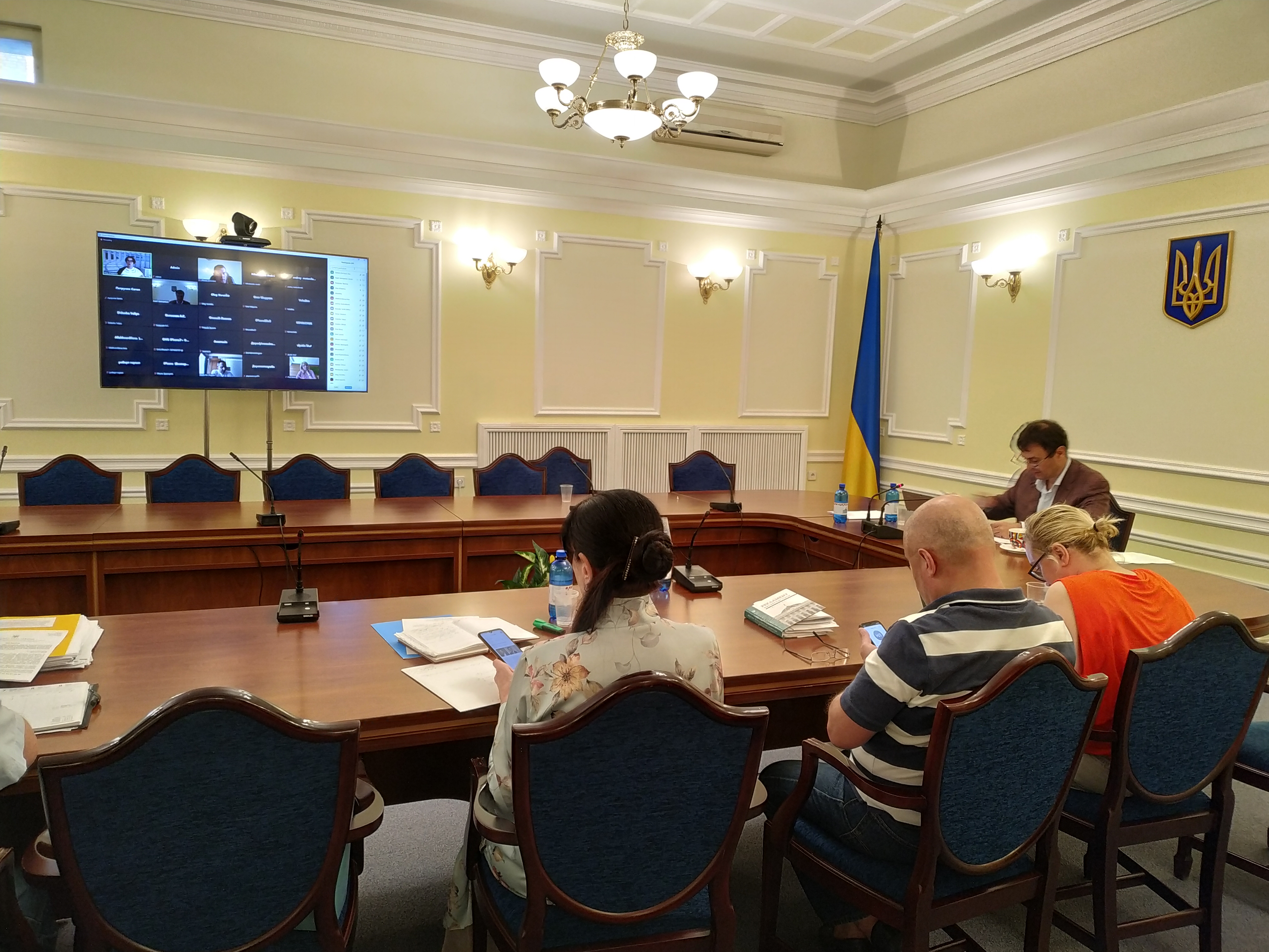 Комітет продовжує відстоювати економічний фронт країни