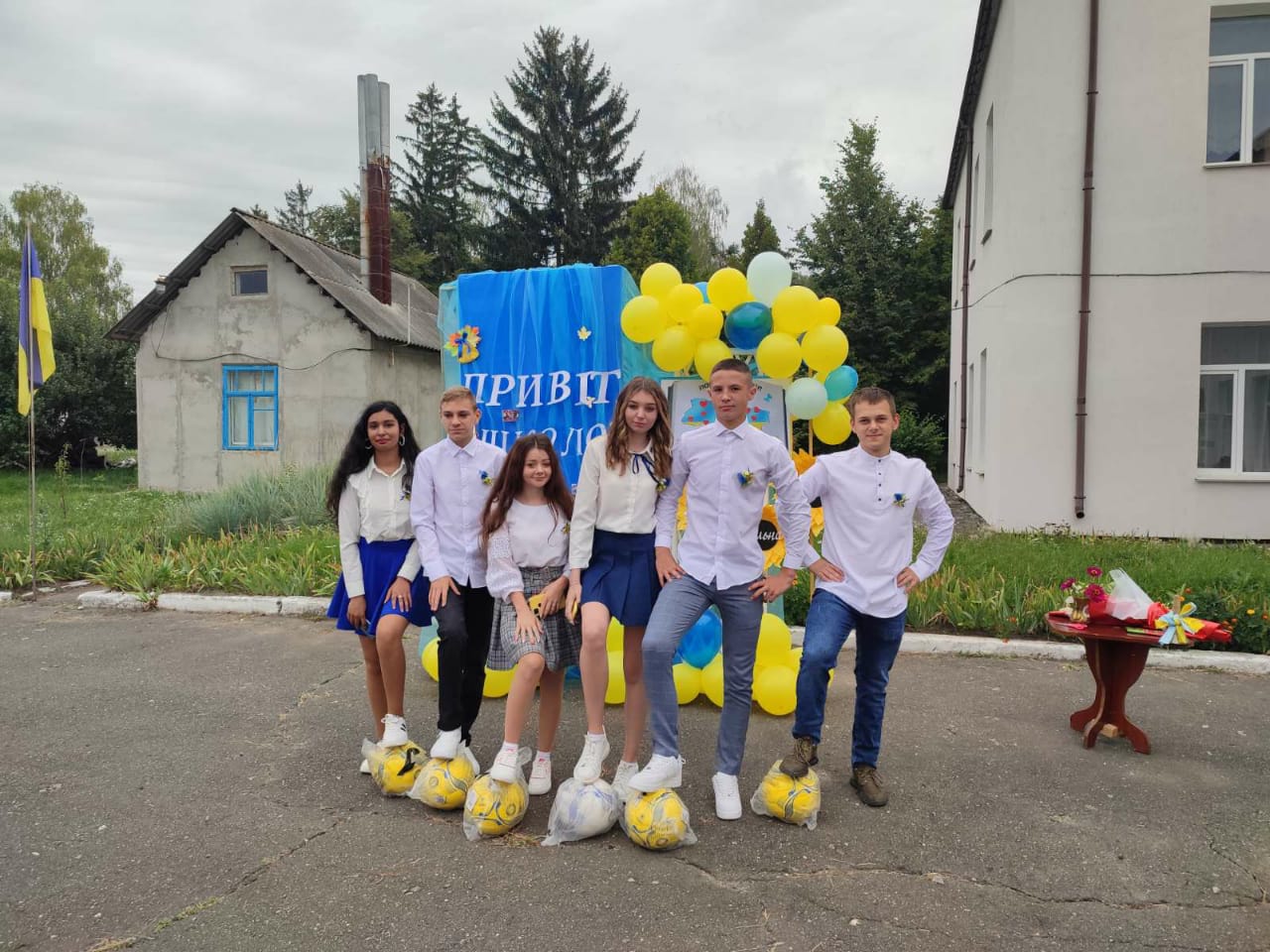 Команда «За конкретні справи» привітала учнів Чемеровеччини