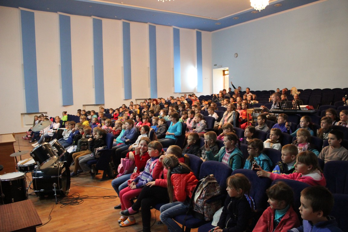 Розвиток дитячої творчості на Ізяславщині