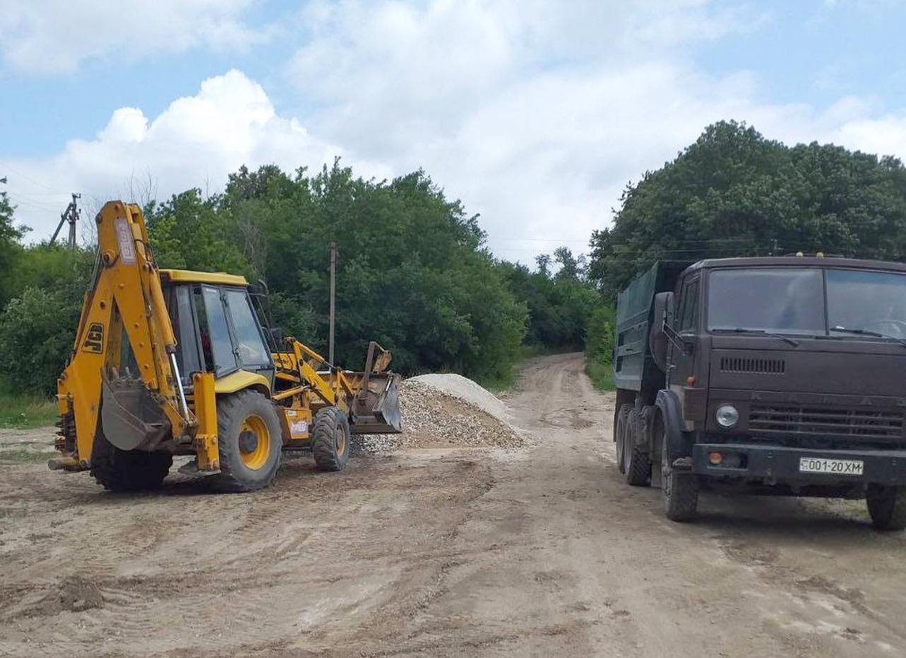 У Лошківцях на Дунаєвеччині почалися ремонтні роботи доріг