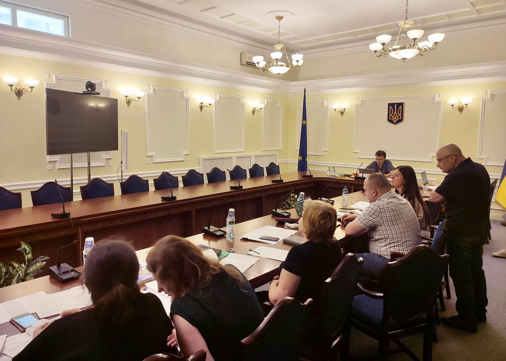 Комітет розглянув питання щодо стабілізації економіки України