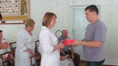 Усі медзаклади Ярмолинеччини отримали нові тонометри