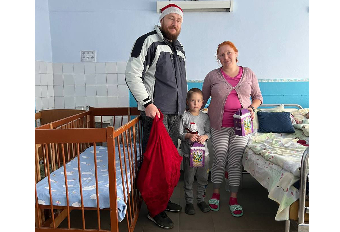 Привітали пацієнтів Новоушицької багатопрофільної лікарні