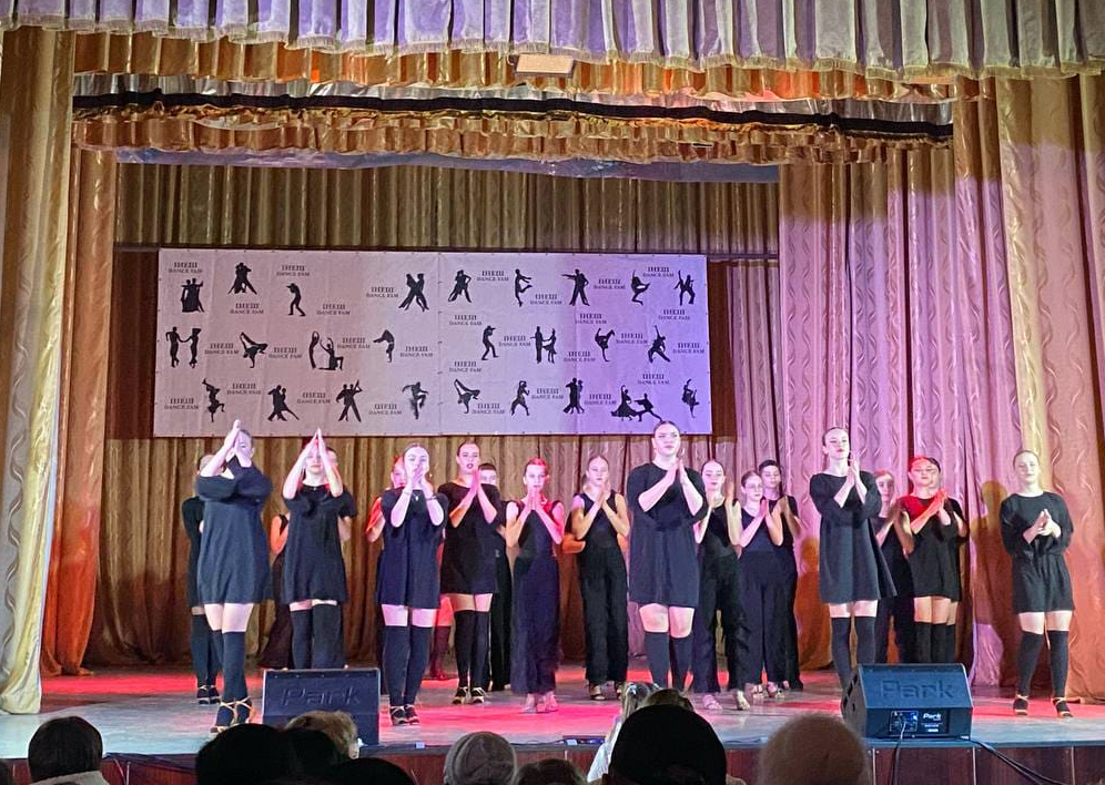 Танцювальний перфоманс на святі «Різдво у колі Інеш» в Шепетівці