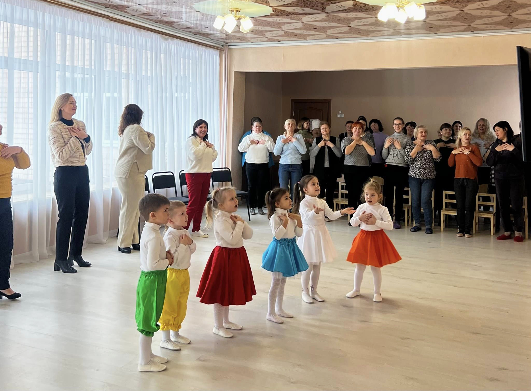 Допомога навчальним закладам Хмельниччини продовжується
