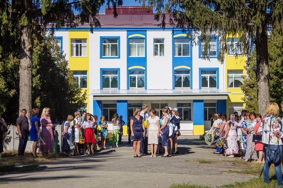 І радіють всі довкола – в нас найкраща в Україні школа! І пишається Летава – зроблена конкретна справа!