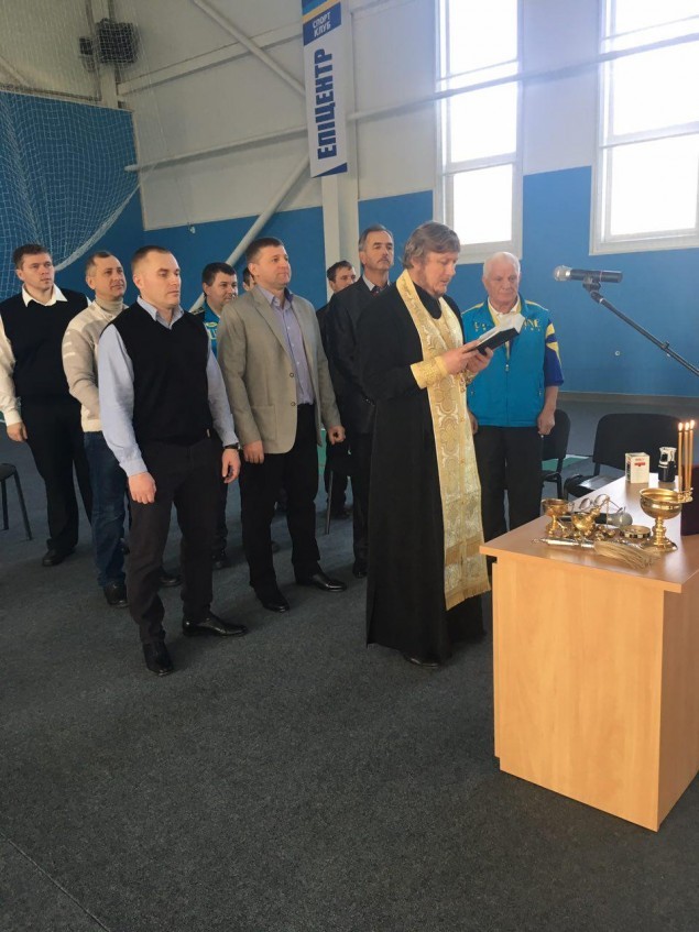 Стартував чемпіонат з важкої атлетики серед юніорів віком до 15 років