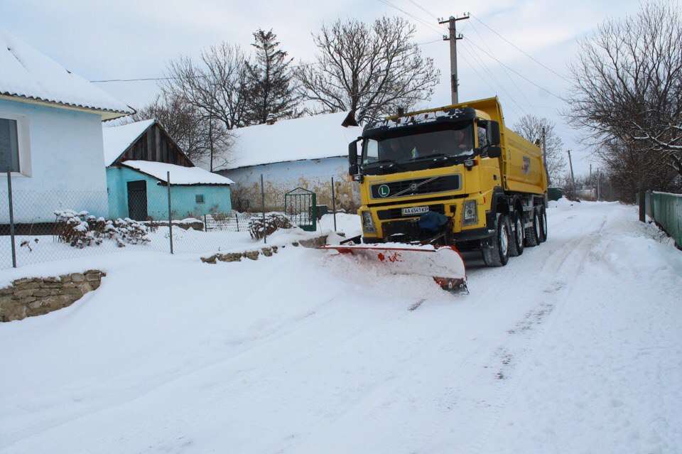 Розчистка доріг в населених пунктах Хмельниччини