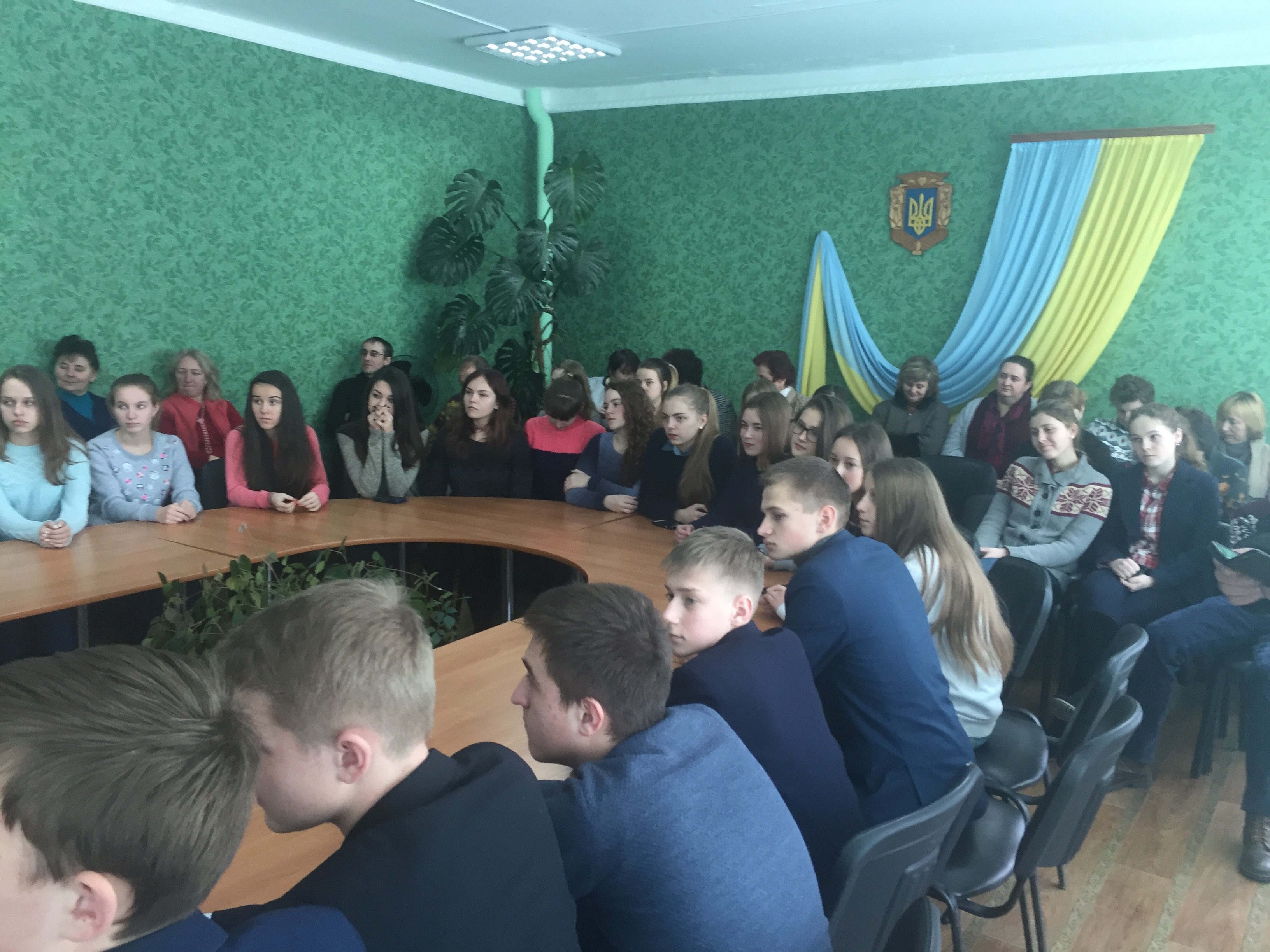Школярі Білогір’я на Хмельниччині отримали мультимедійний комплекс і комп’ютери