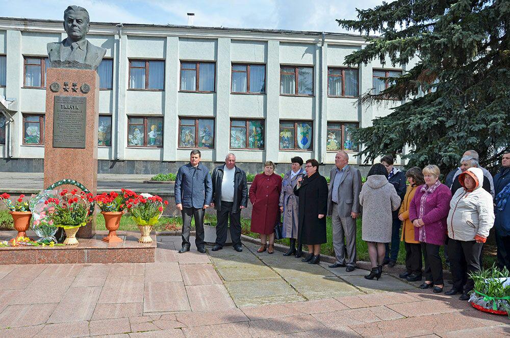 Пам’ятаємо видатного земляка 