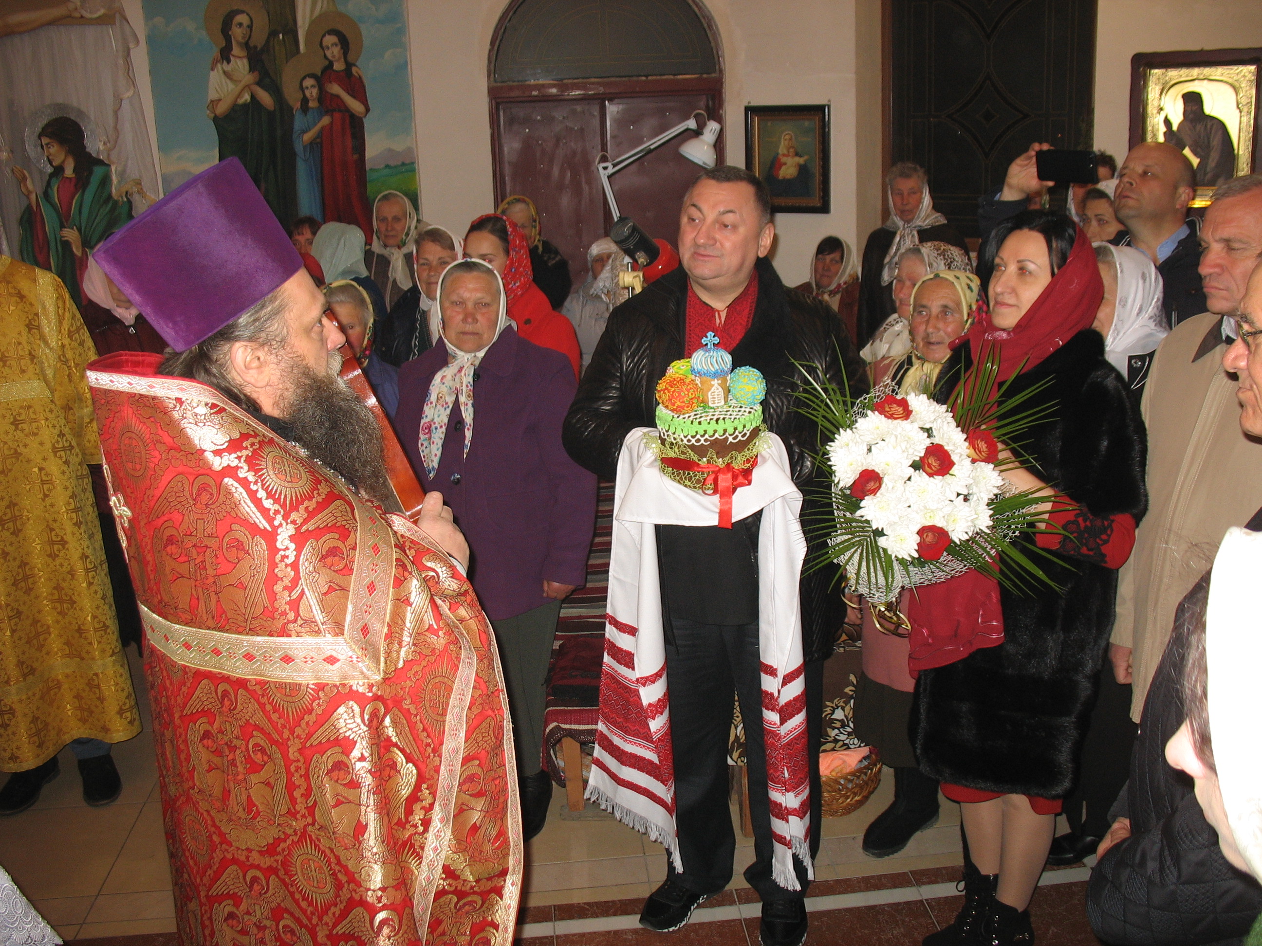 Олександр Герега з родиною святкує Великдень на Хмельниччині