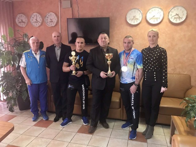 Спортсмени отримуватимуть президентські стипендії